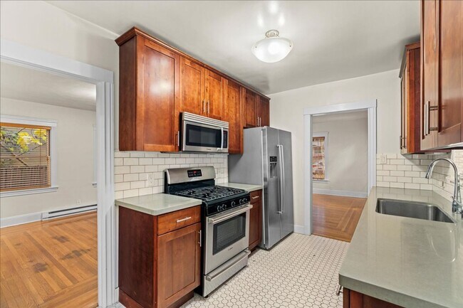 Foto del edificio - 860 -870 Lytton Ave.