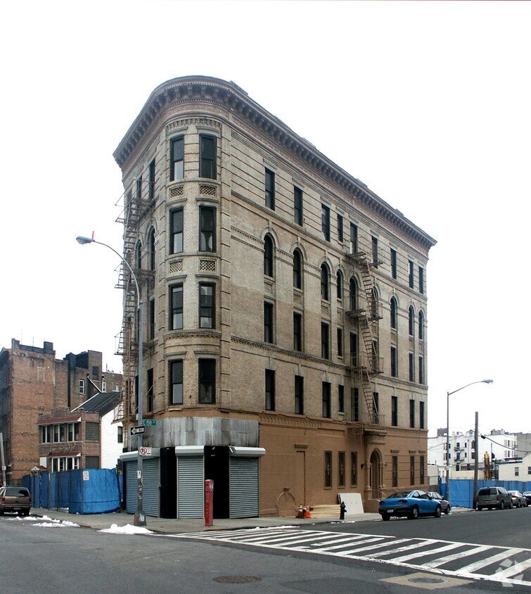 Primary Photo - 299 E 158th St