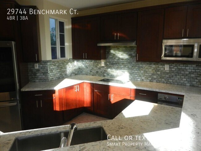 Building Photo - $200 off 1st 5 mos! Cul-de-sac Home 4 Bedr...
