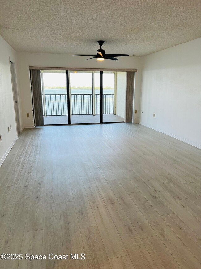 Building Photo - 250 S Sykes Creek Pkwy