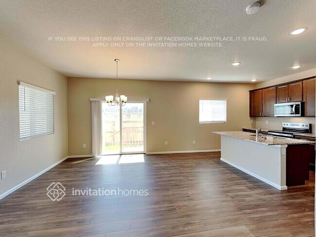 Building Photo - 11207 House Finch Ln