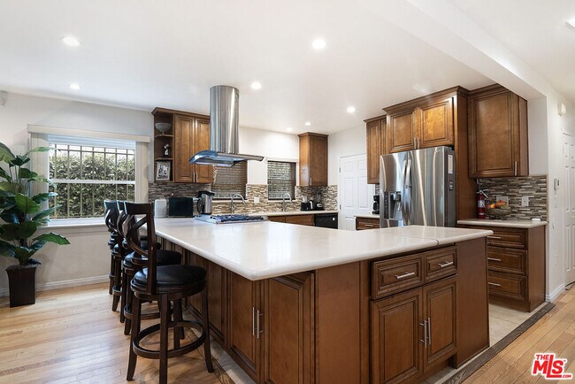 Foto del edificio - 517 N Poinsettia Pl