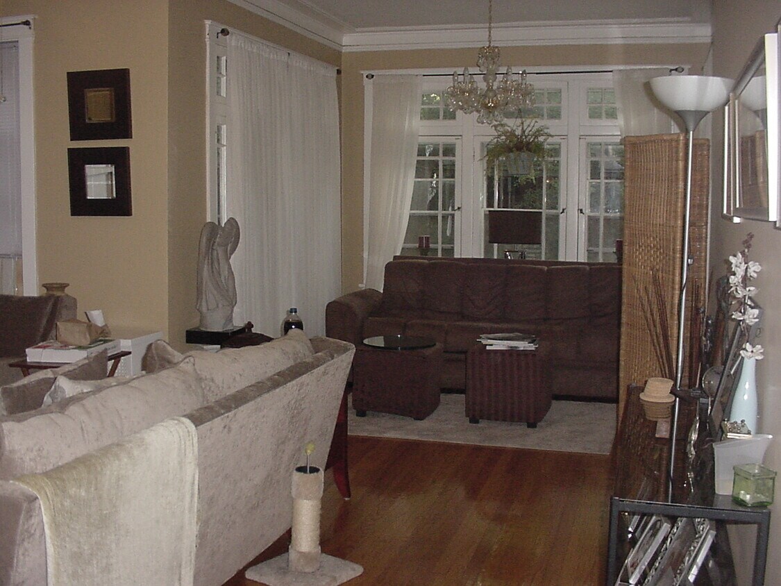 Primary Photo - 6441 N Glenwood Ave
