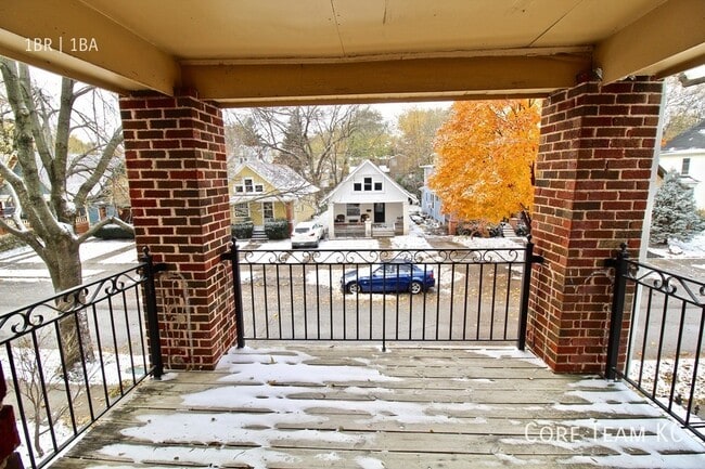 Foto del edificio - 4328 Roanoke Pkwy