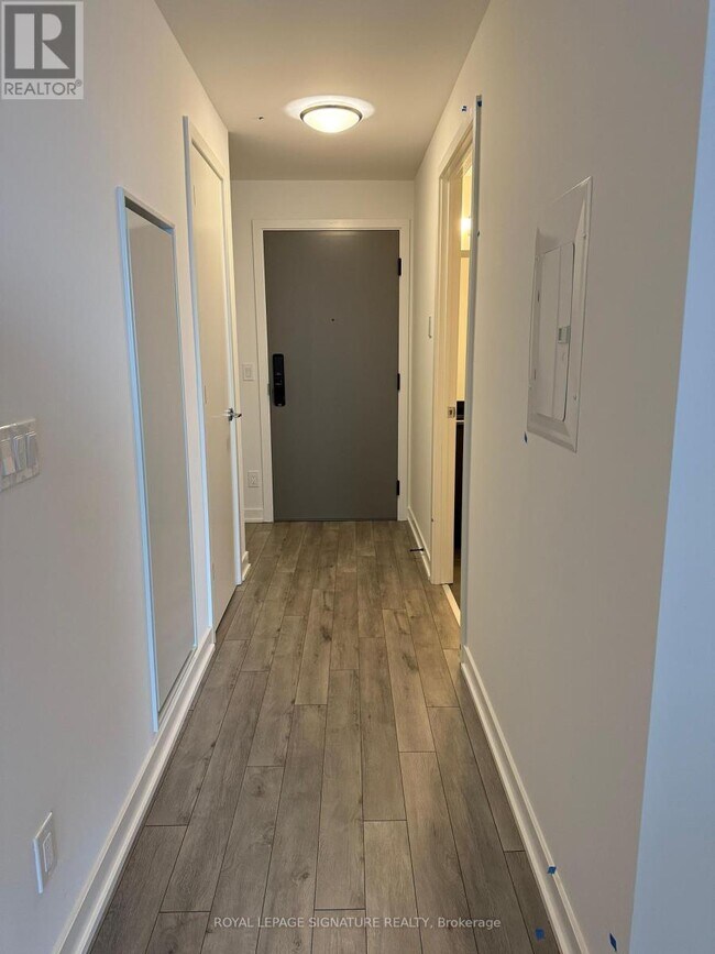 Photo du bâtiment - 3071 Trafalgar Rd