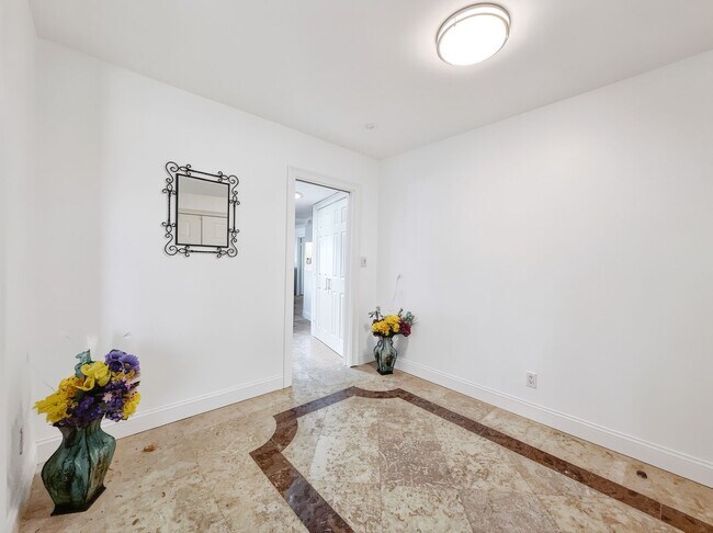 Foto del edificio - Golf Lover 4 Bed + Den and 3 Bath Pool Home in Lely Golf Estates