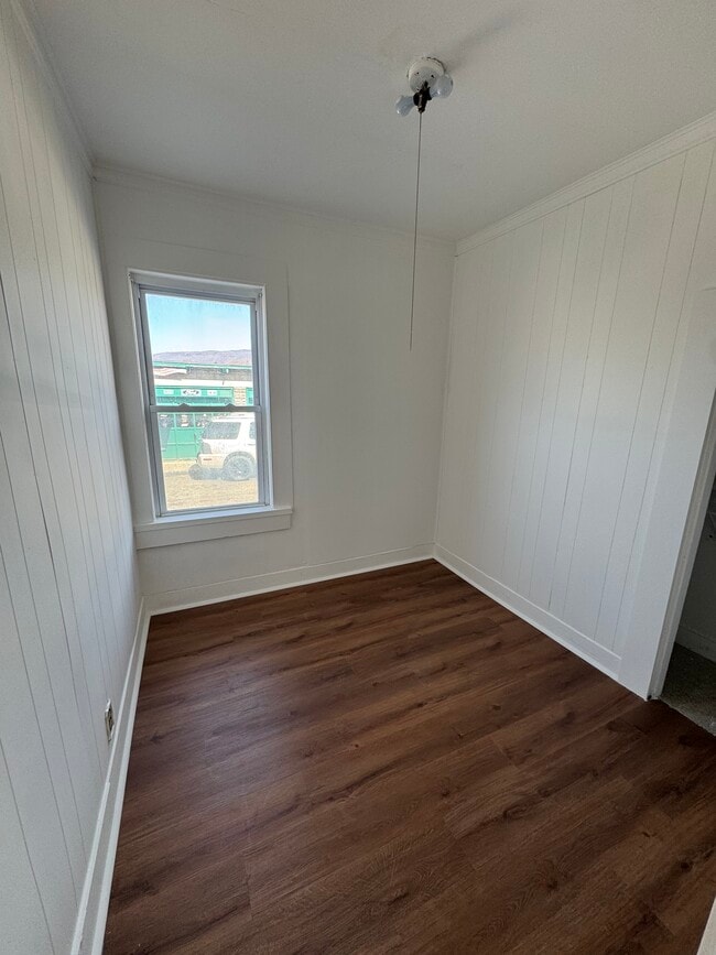 Back Bedroom - 320 State St