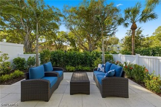 Building Photo - 341 3rd Ave S