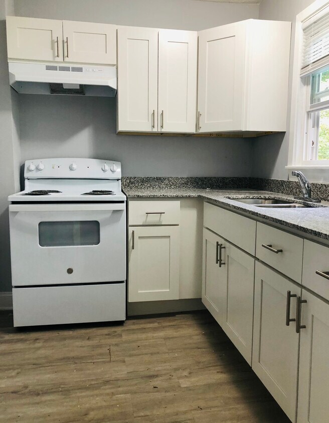 Primary Photo - 730 W Dolphin St