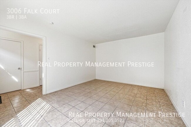 Building Photo - 3006 Falk Ct