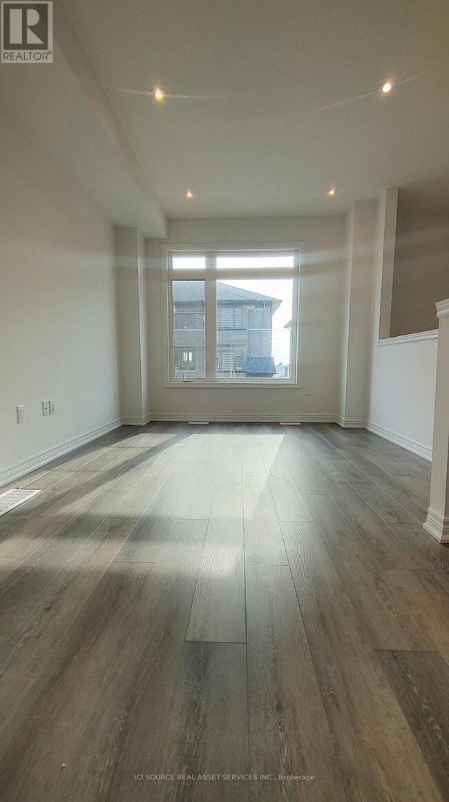 Building Photo - 120 Court Dr