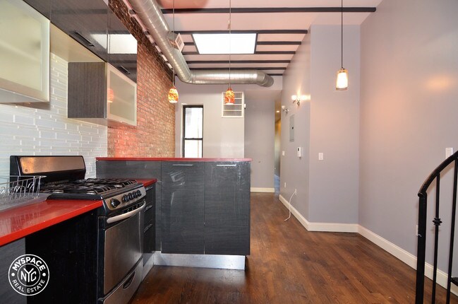 Foto del edificio - 524 Chauncey St