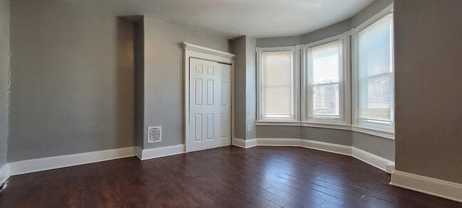 Building Photo - 5138 Ludlow St