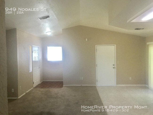 Building Photo - 949 Nogales St