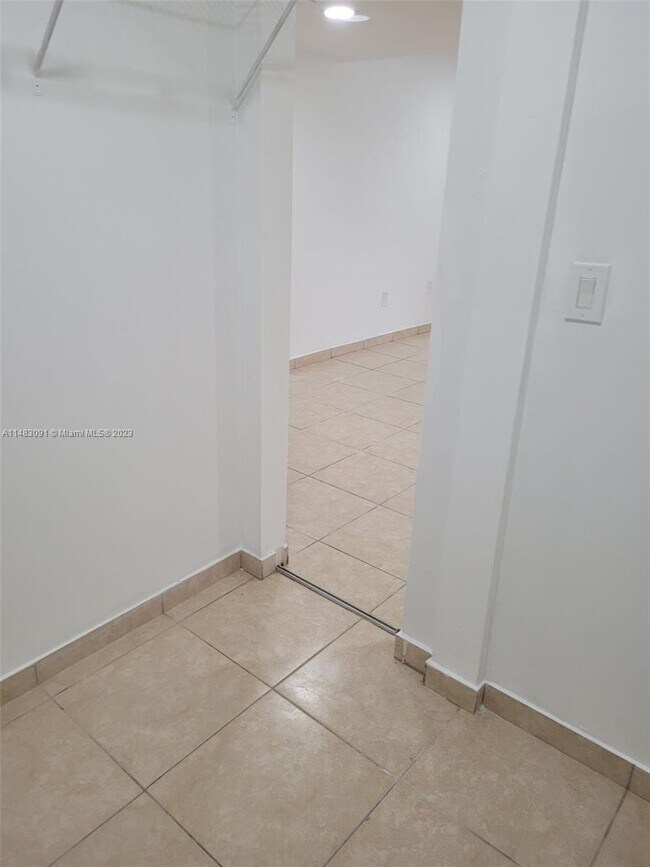 9367 Fontainebleau Blvd Unit G118, Miami, FL 33172 Condo for Rent in