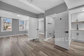 Building Photo - 1725 Hollins St