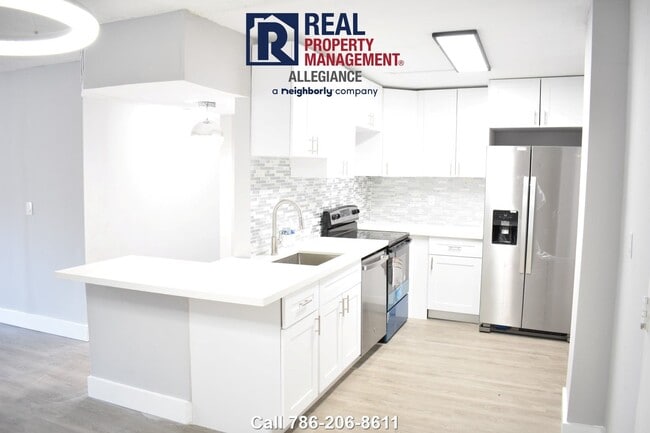 Modern Charm: Newly Renovated 2 Bed 2 Bath... - Modern Charm: Newly Renovated 2 Bed 2 Bath... Apartment