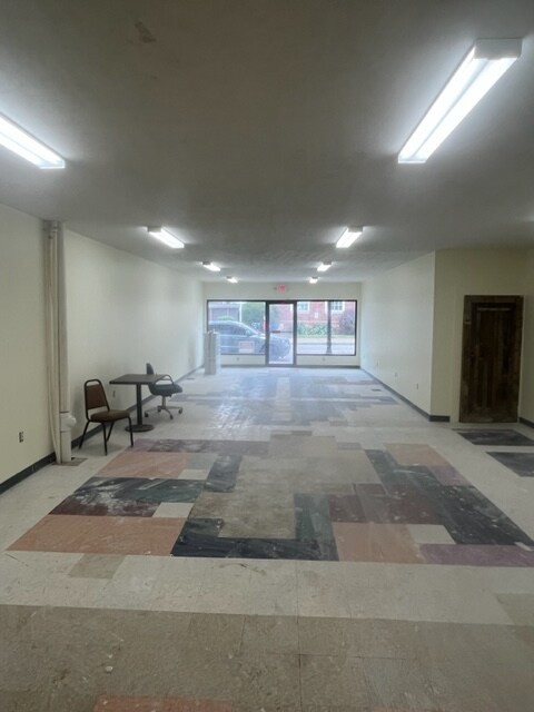 Foto del edificio - 826 Midland Ave