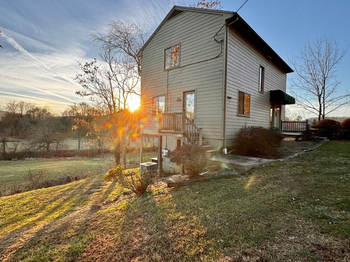 Photo - 2442 Red Hill Road