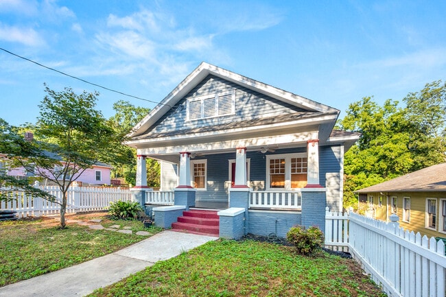 Foto del edificio - 139 E Lake Terrace SE