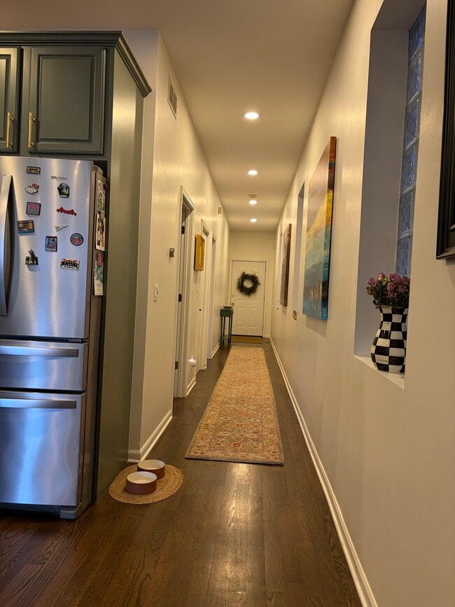 Building Photo - 2416 W Thomas St