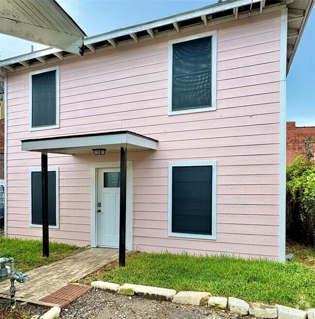 Building Photo - 4003 Rusk St