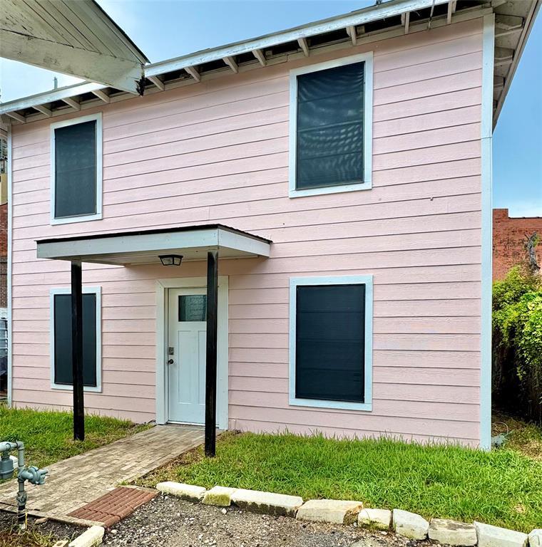 Foto principal - 4003 Rusk St