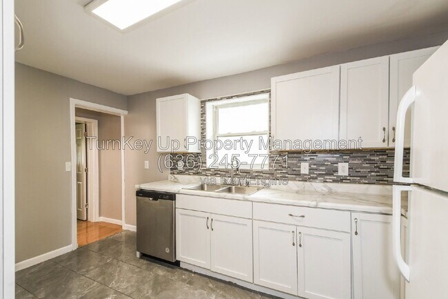 Building Photo - 3518 Maywood Ave