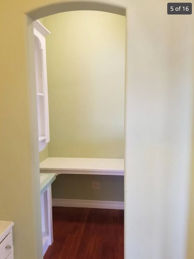 Foto del edificio - 1129 N Hoover St