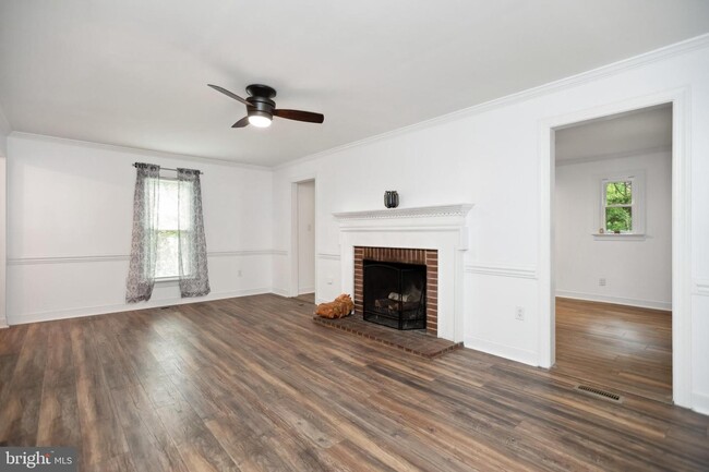 Building Photo - 11511 Wilderness Park Dr