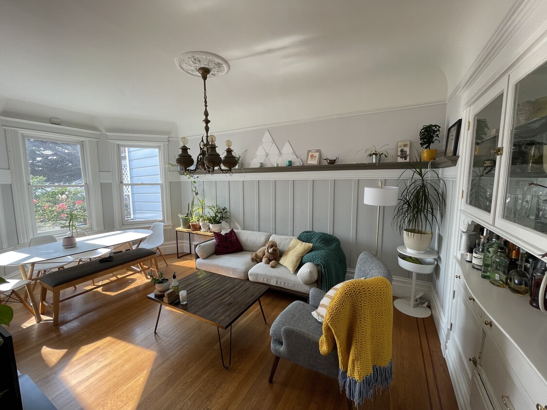 Living Room - 614 San Bruno Ave