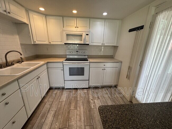 Foto del edificio - 149 E Butte Ave