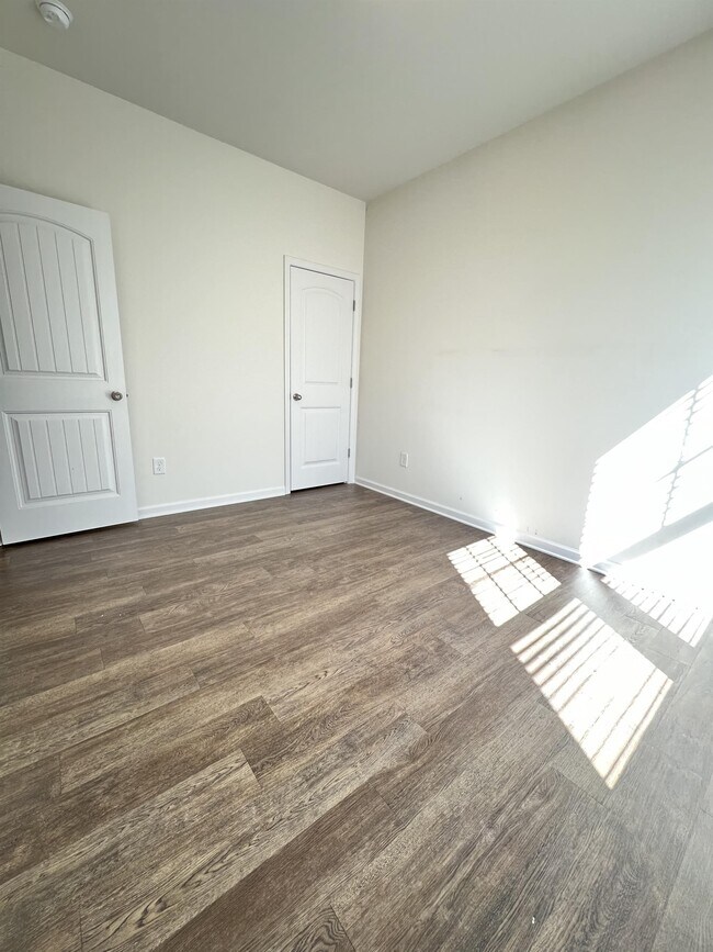 Building Photo - 1144 Kenross Dr