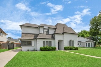 Building Photo - 5310 Oak Cove Dr