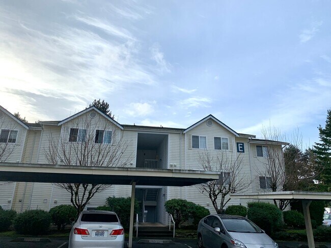 Foto del edificio - Welcome home to this beautiful, renovated ...