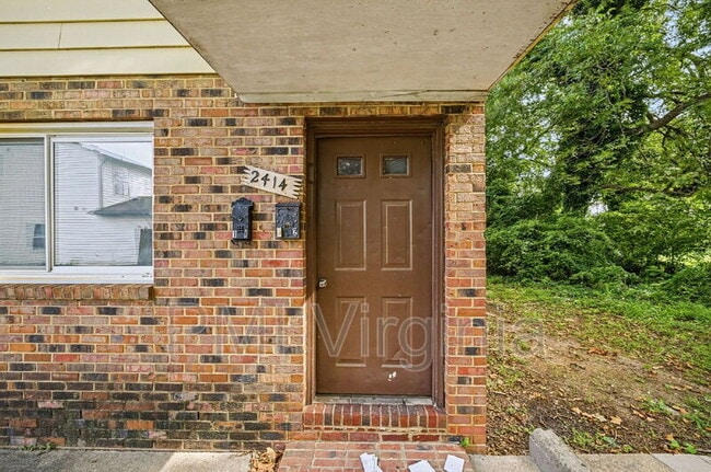 Building Photo - 2414 Courtney Ave
