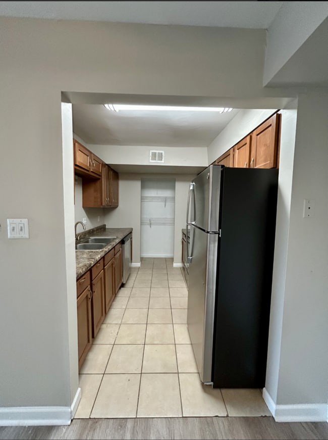 Building Photo - 127 Abbey Ln