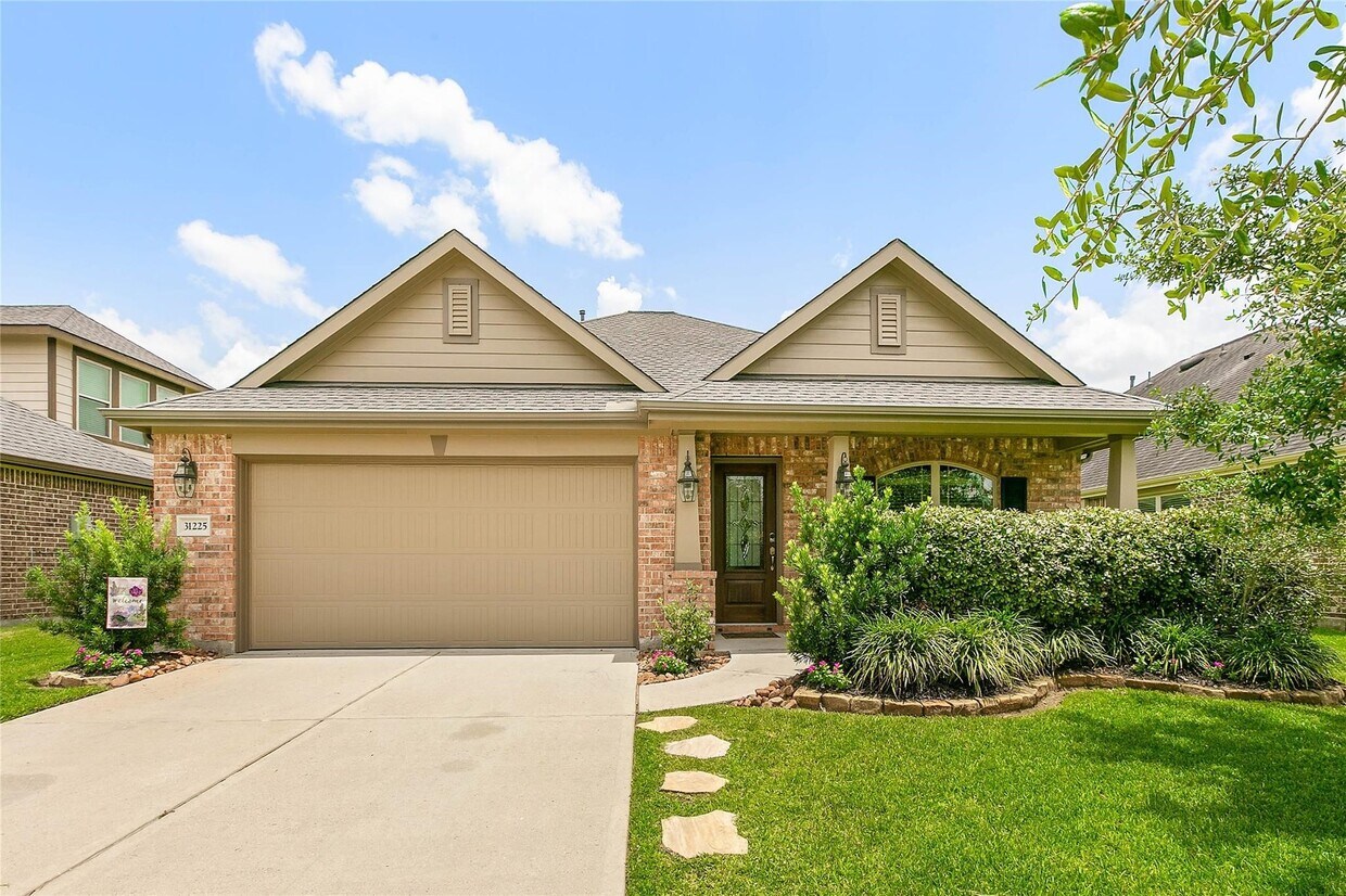 Primary Photo - 31225 Liberty Knoll Ln