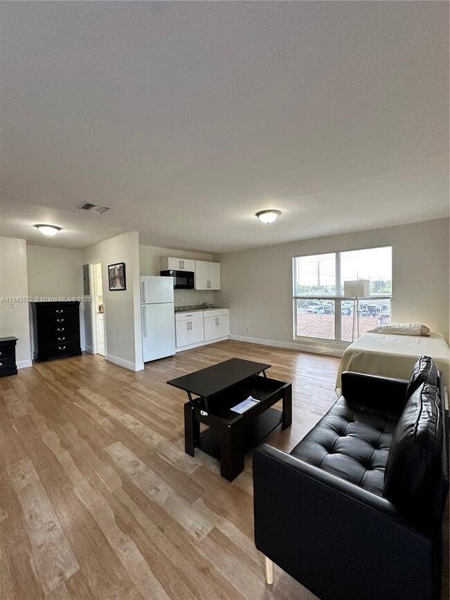 Foto del edificio - 808 NW 19th St