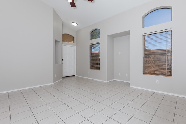 Building Photo - 7255 E Kramer St