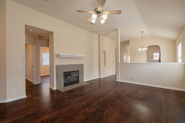 Foto del edificio - Beautiful 3 Bedroom, 2 Bathroom Rental Home in Southwest Austin!!!
