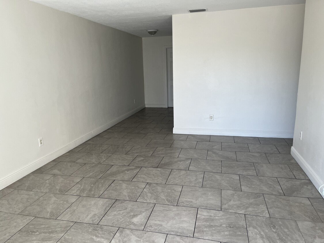 Foto principal - 2775 46th Ave N