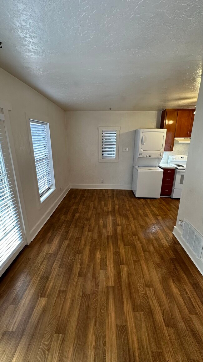 Foto del edificio - 3404 Garfield St