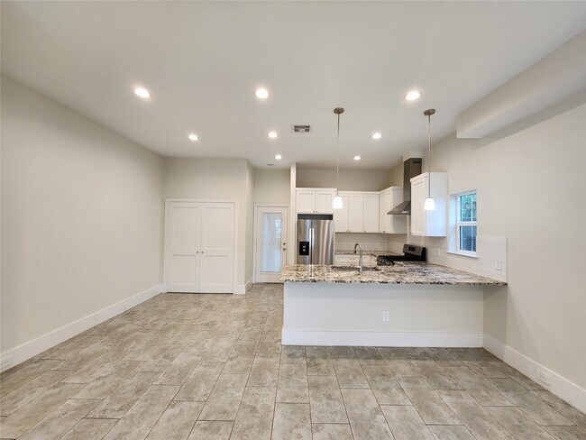 Foto del edificio - 2202 Lynnfield St