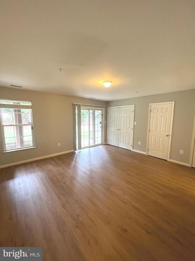 Building Photo - 5711 Goldfinch Ct