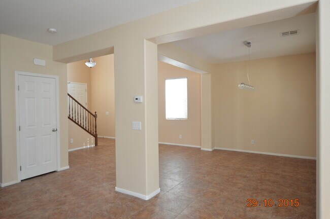 Building Photo - Gated Southern Highlands Home!