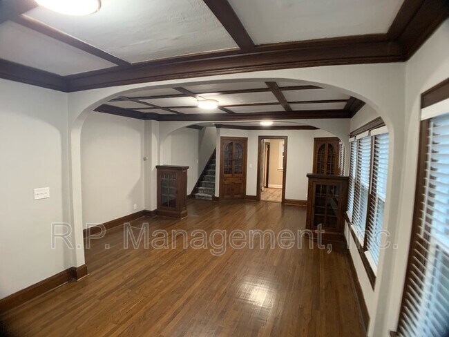 Foto del edificio - 1150 Central Ave W
