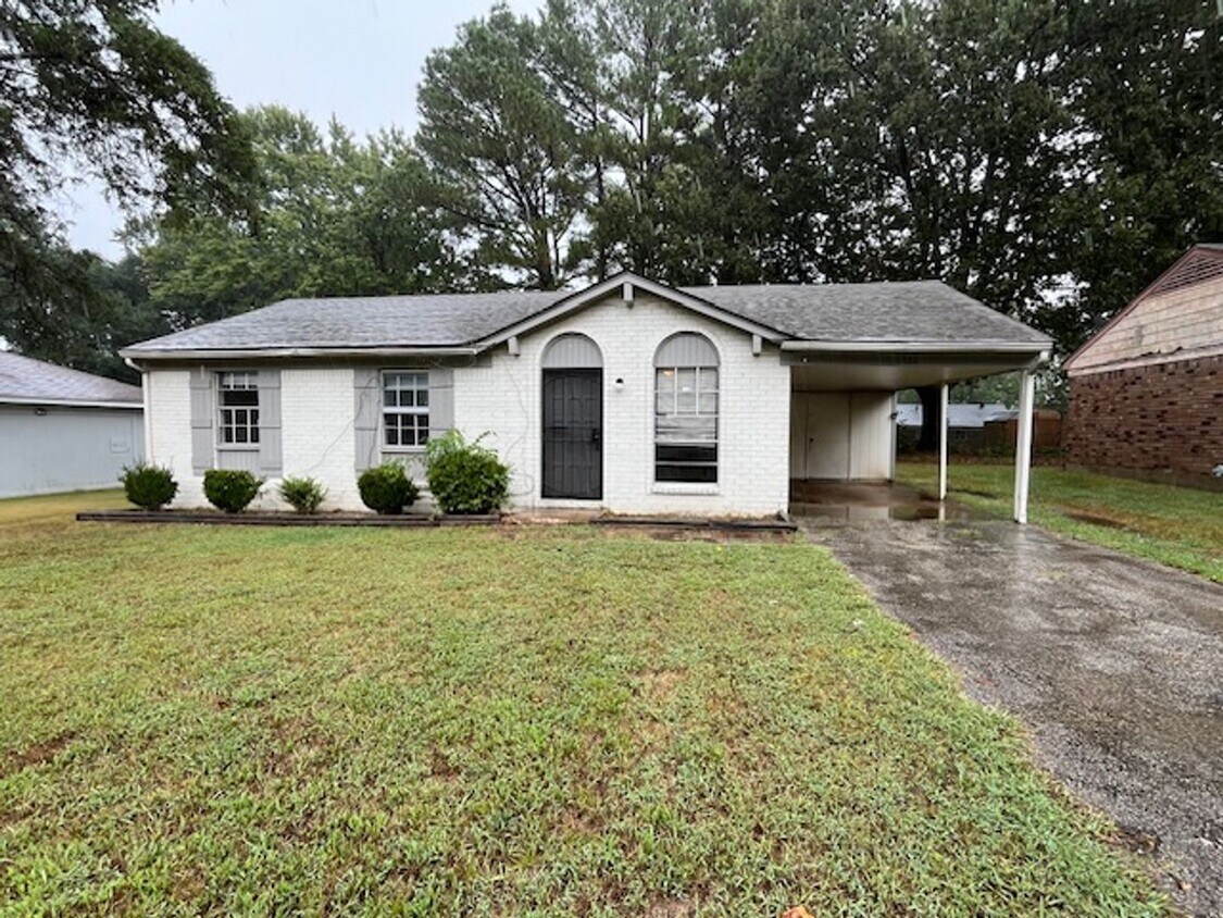 Foto principal - Renovated 3 Bedroom 1 Bath Home for Rent!