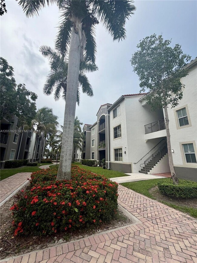 Building Photo - 6861 SW 44th St