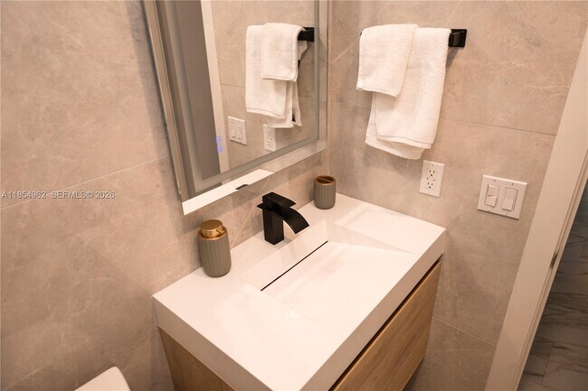 Foto del edificio - 224 Meridian Ave